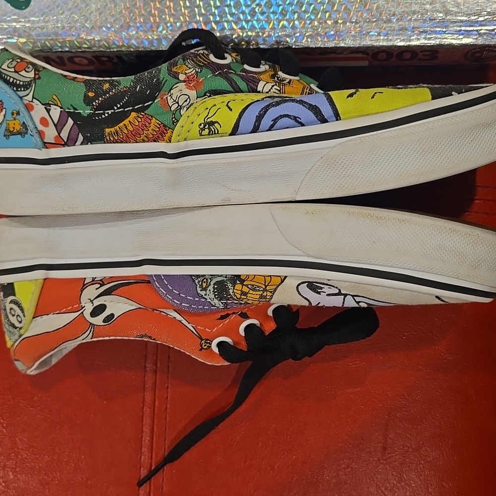 Vans Colorful Graphic Art Sneakers - Picture 6 of 7